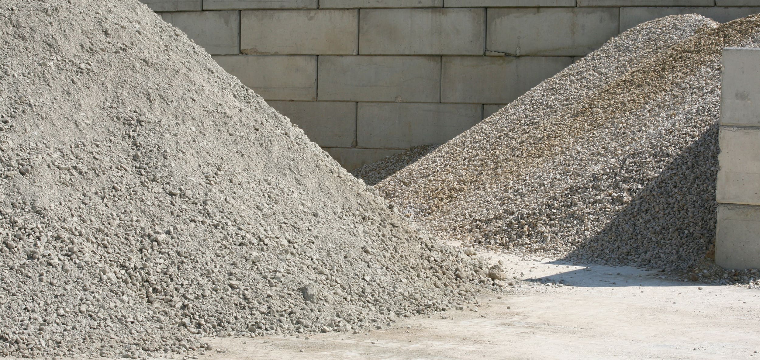Stein- und Betonhaufen